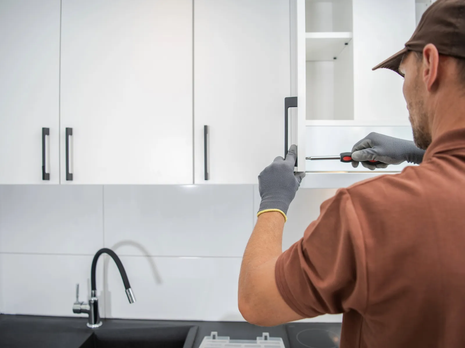 hammer and nails handyman performing home repairs in cranberry township